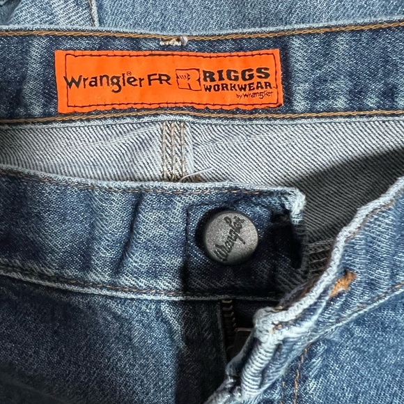 Wrangler FR Riggs workwearRelaxed Medium Wash Jeans 42x30 - Picture 2 of 16